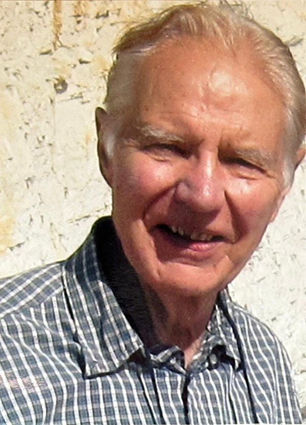 Dr Torquil Macleod