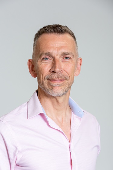 Dr Ian Hall